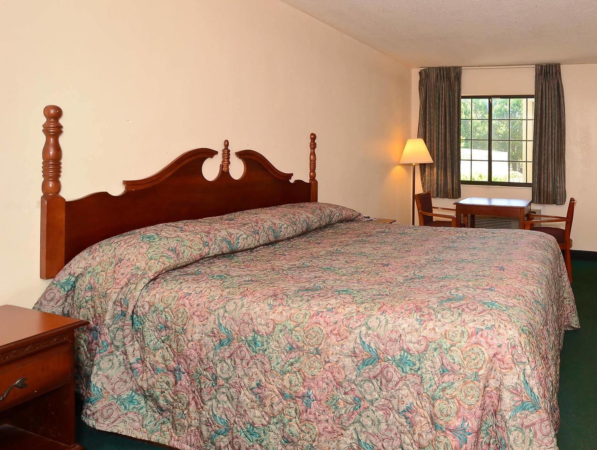נאשוויל Rodeway Inn מראה חיצוני תמונה