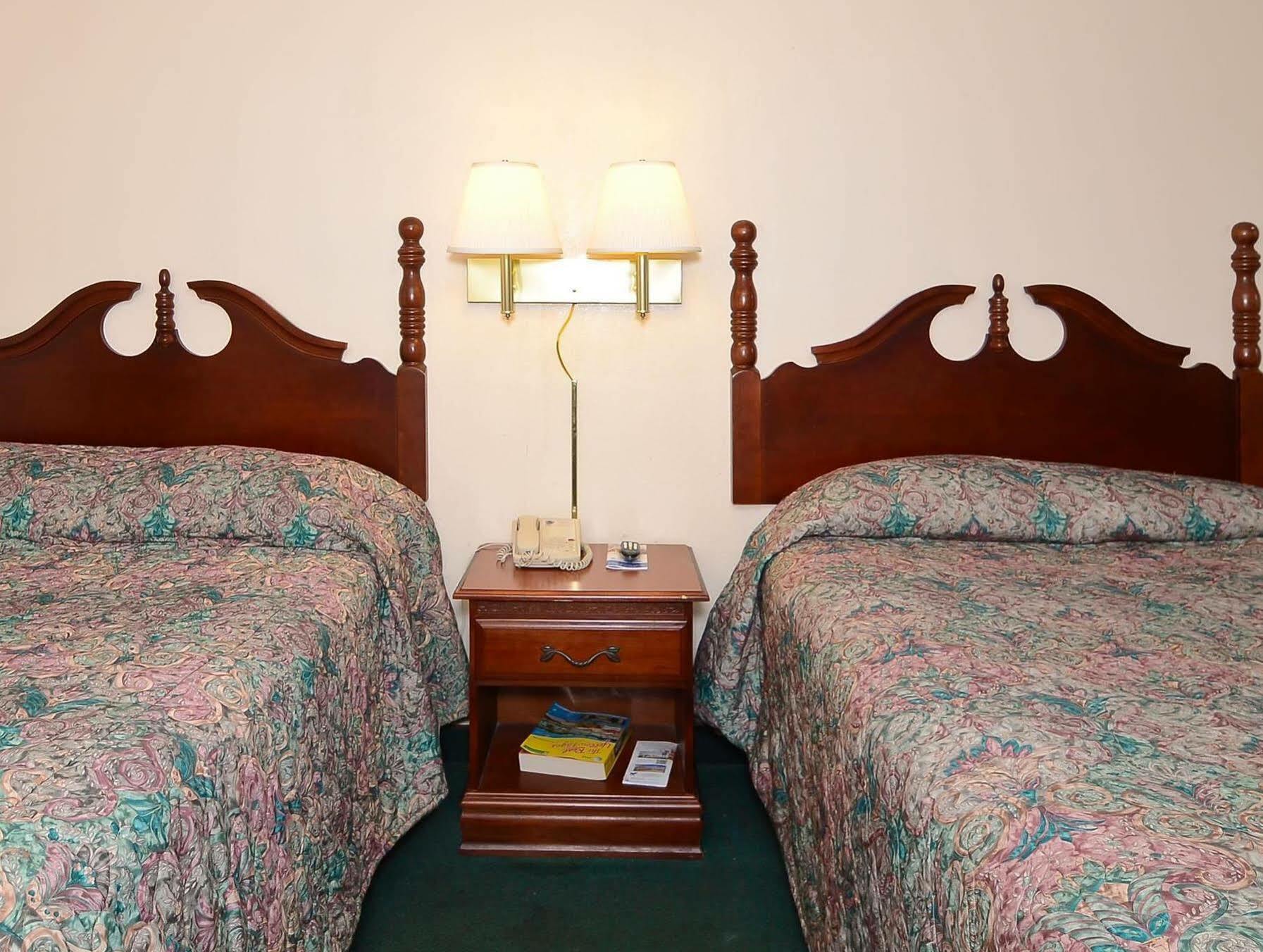 נאשוויל Rodeway Inn מראה חיצוני תמונה